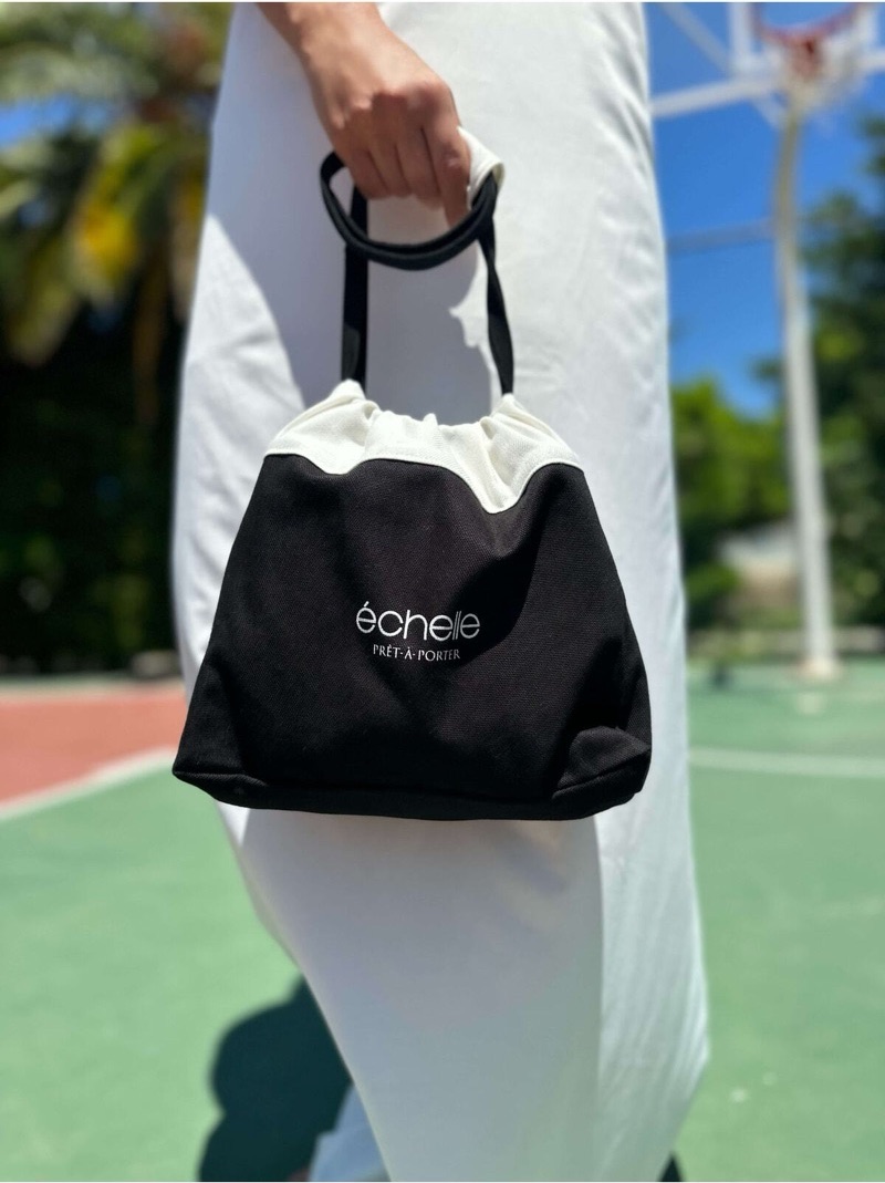 Classic bucket bag